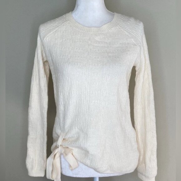 Tahari NWT Women’s Round Neck pullover Bow Tie sweater size M IN Ivory - Picture 1 of 6